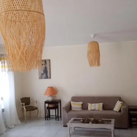 Villa A 500 M De La *