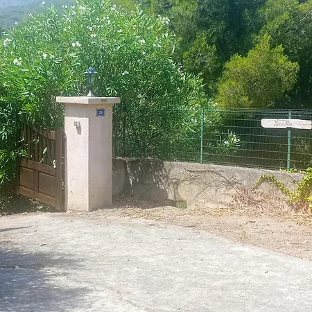 à 500 M De La *